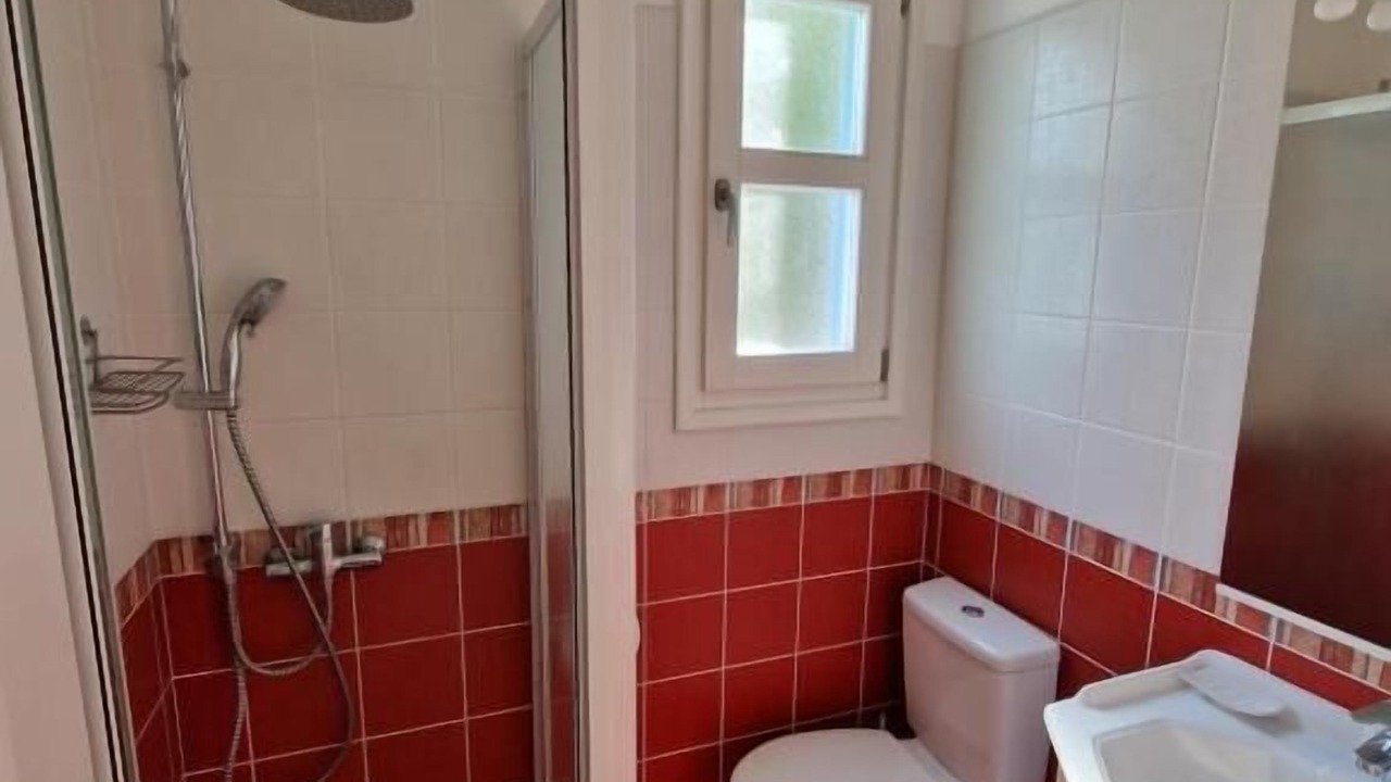 Photo of Bathroom in Paleopolis
