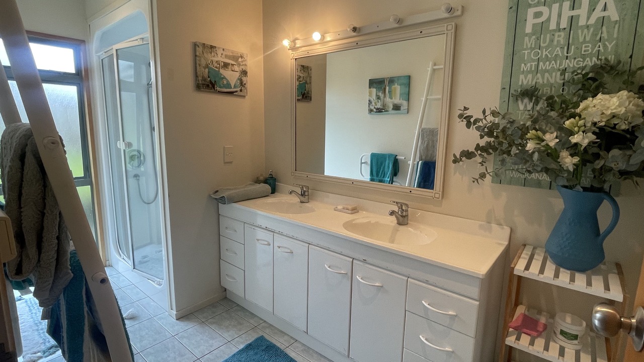 Photo of Bathroom in Rothesay Bay