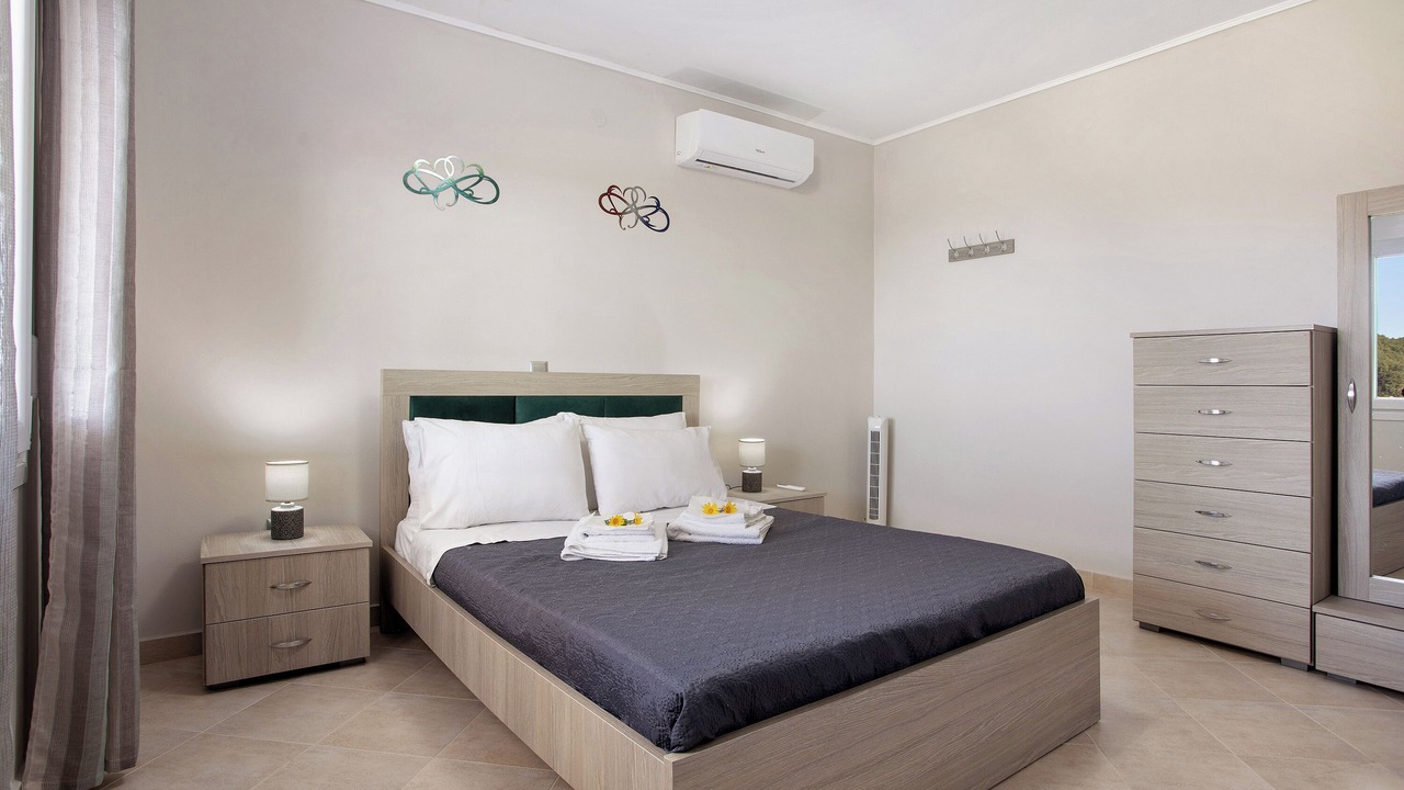 Photo of Bedroom in Ano Volimes