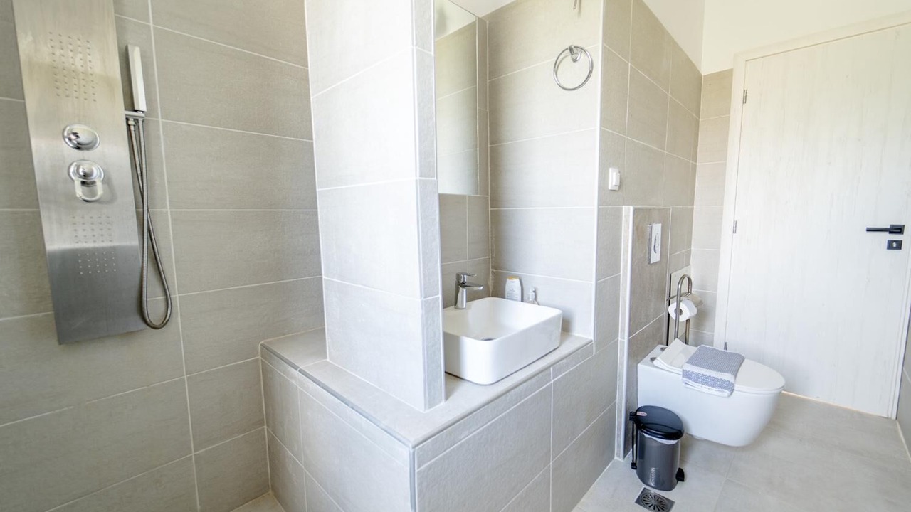 Photo of Bathroom in Lefktron