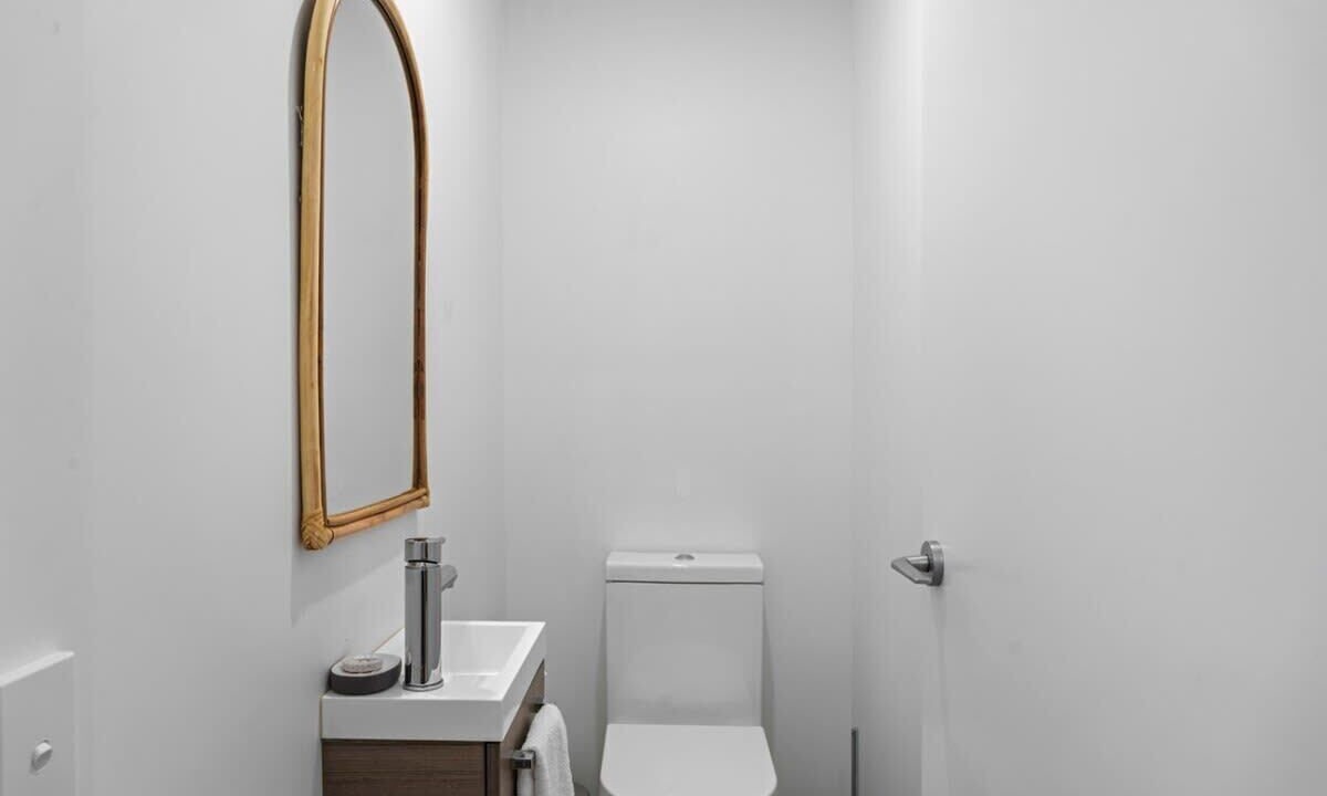 Photo of Bathroom in Albert Town
