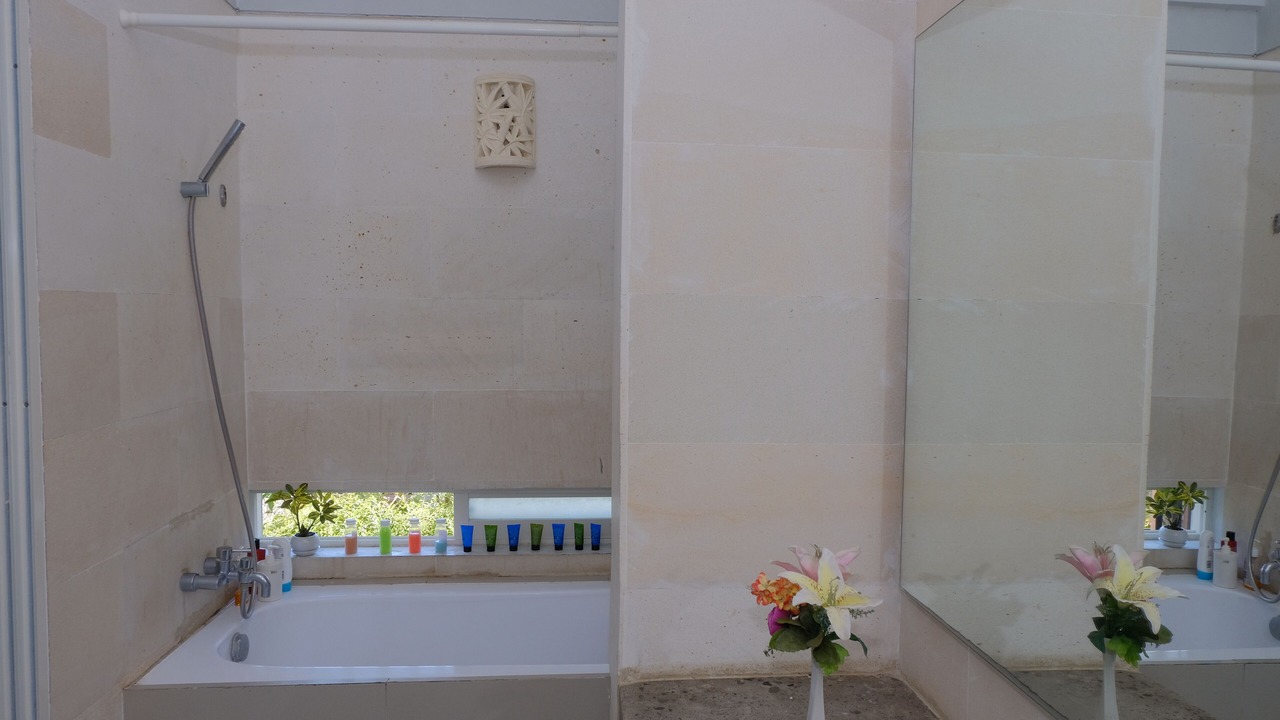 Photo of Bathroom in Mumbul