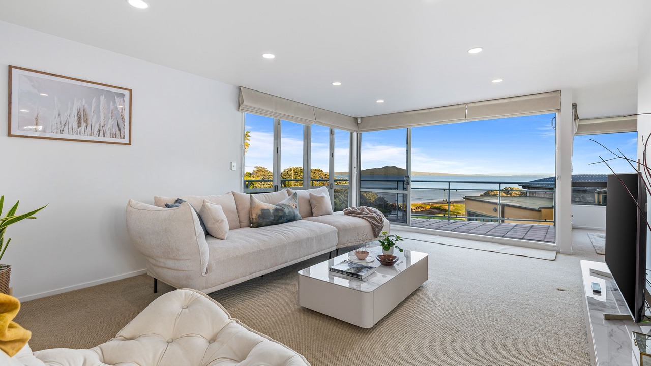 Photo of Livingroom in Castor Bay