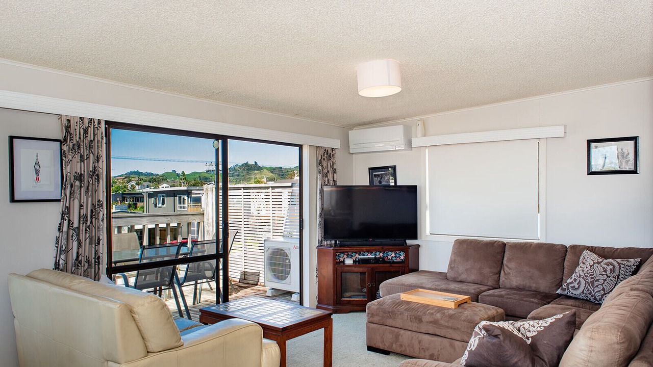 Photo of Livingroom in Waihi Beach