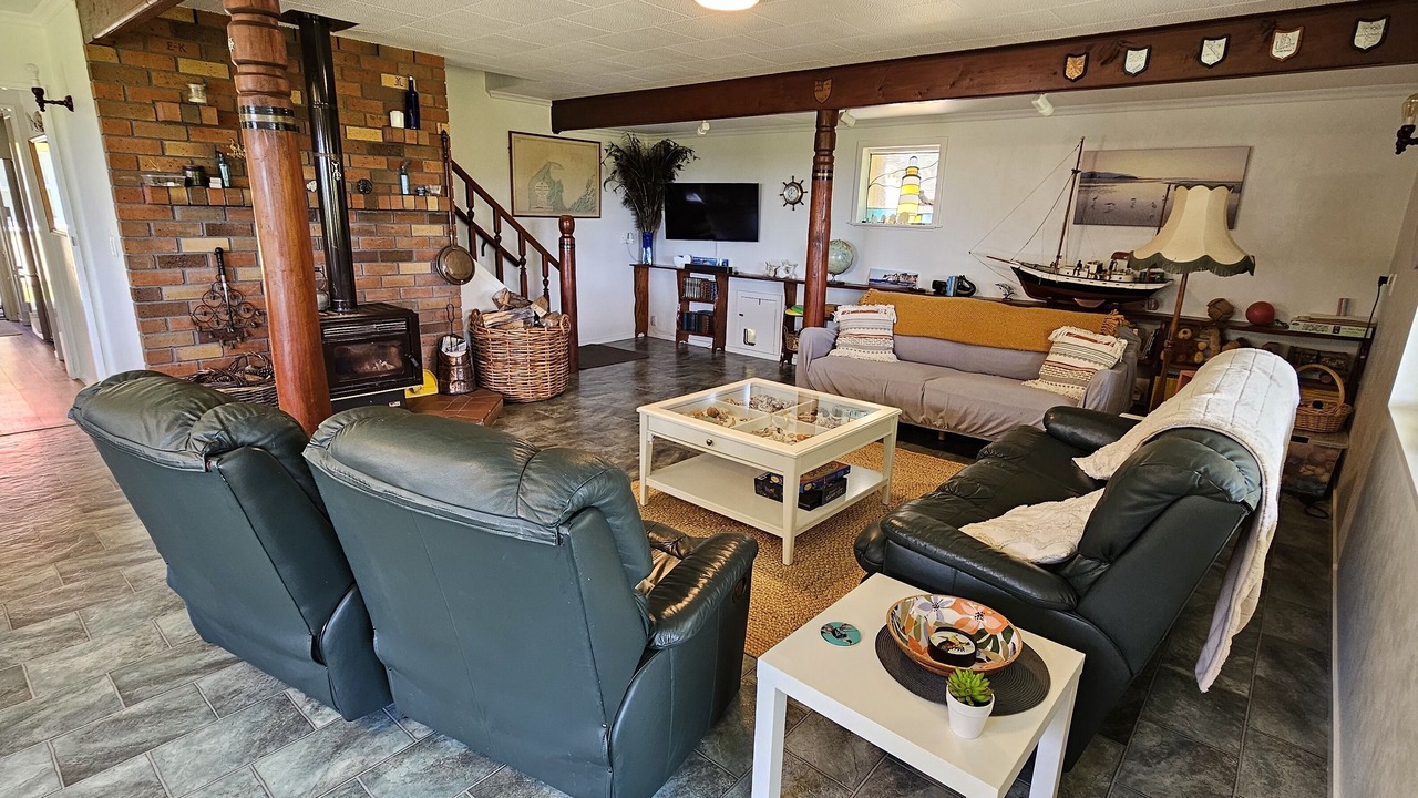 Photo of Livingroom in Pakawau