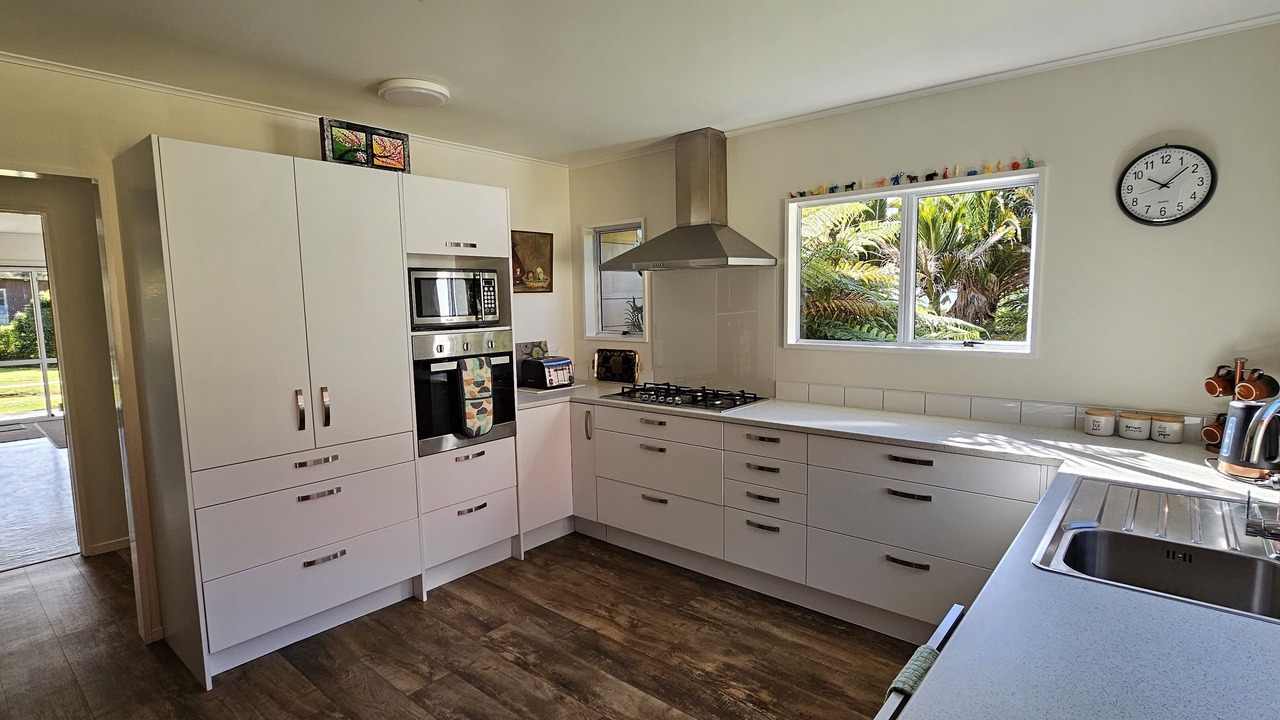 Photo of Kitchen in Pakawau