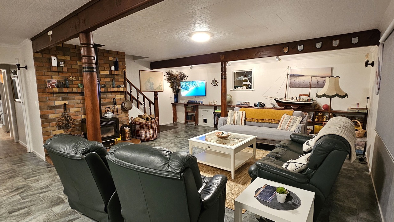 Photo of Livingroom in Pakawau