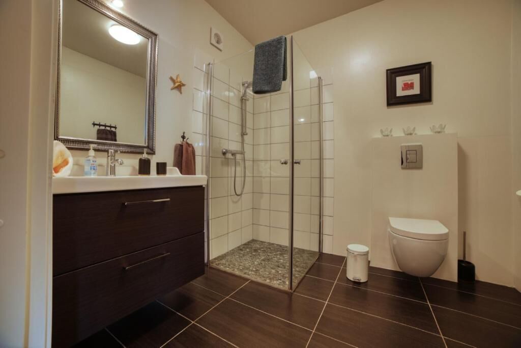 Photo of Bathroom in Kirkjubaejarklaustur