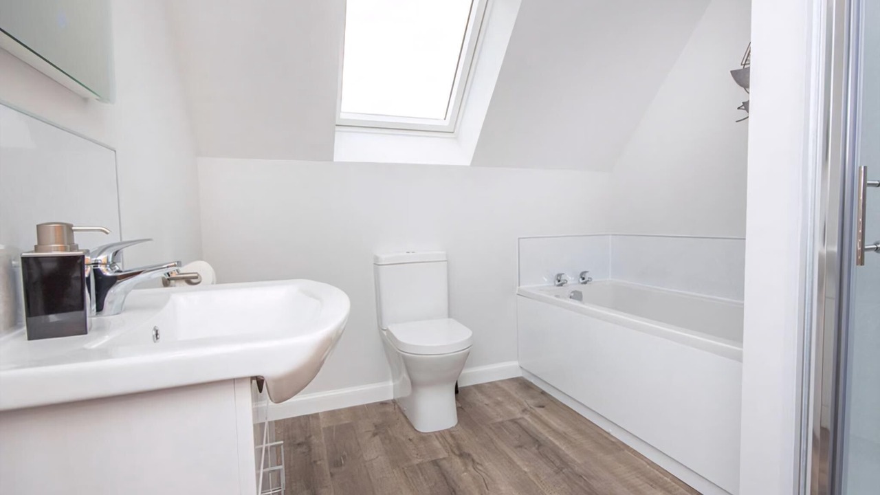 Photo of Bathroom in Tain
