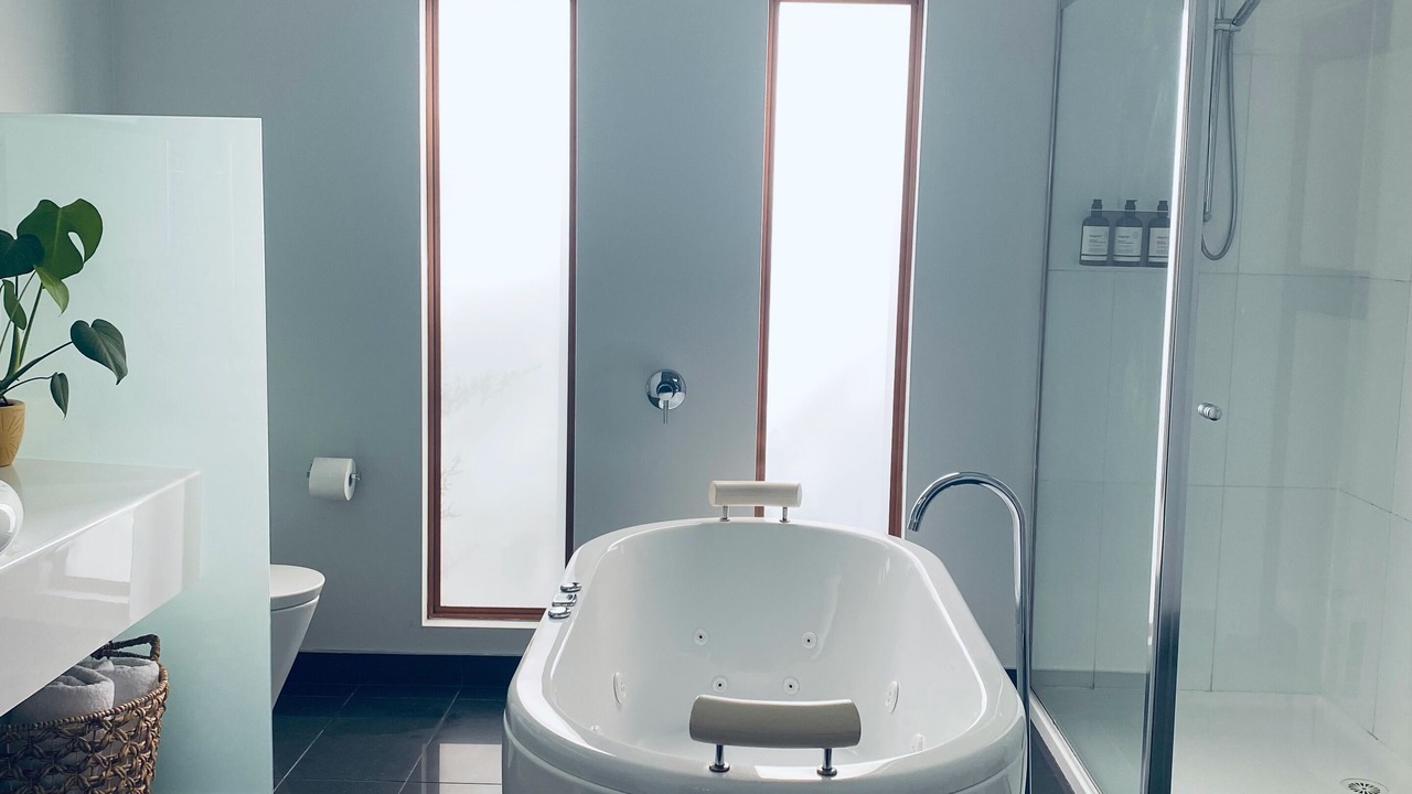 Photo of Bathroom in Lindisfarne