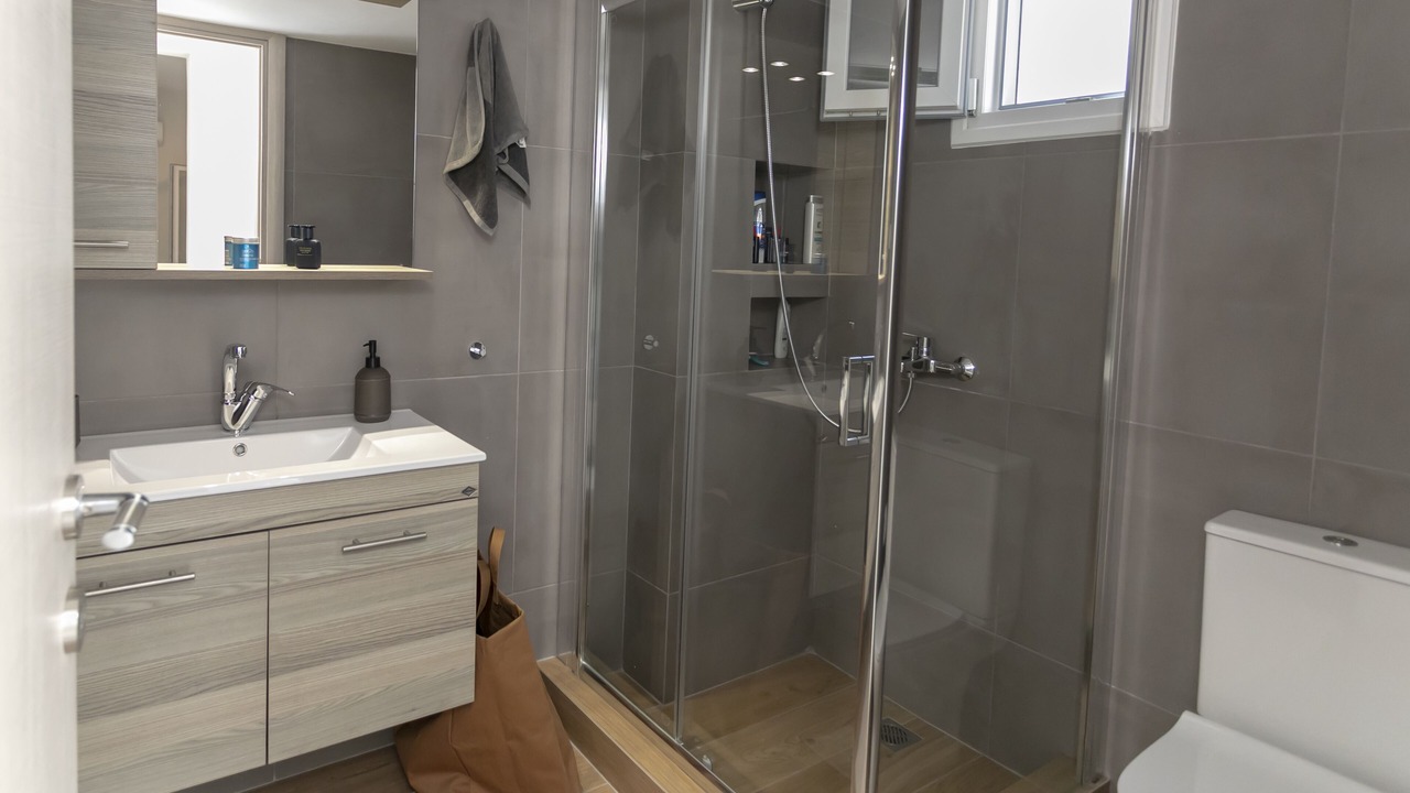 Photo of Bathroom in Korydallos