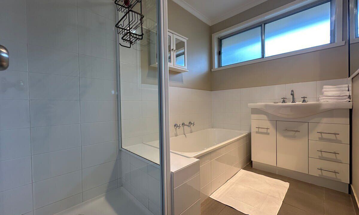 Photo of Bathroom in Lindisfarne