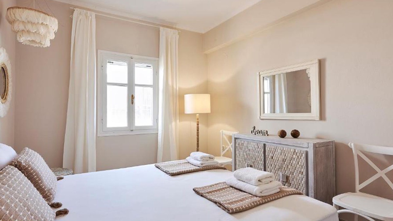 Photo of Bedroom in Adamas