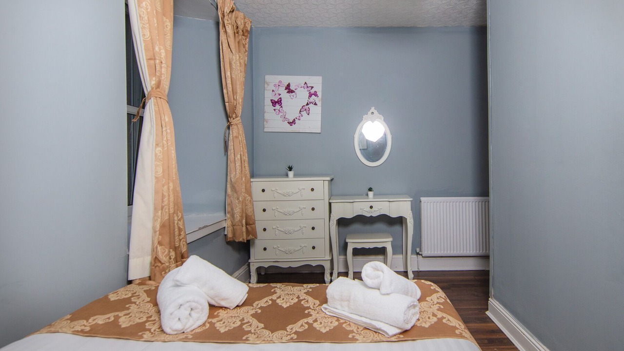 Photo of Bedroom in Tollcross