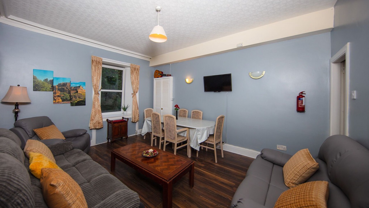 Photo of Livingroom in Tollcross