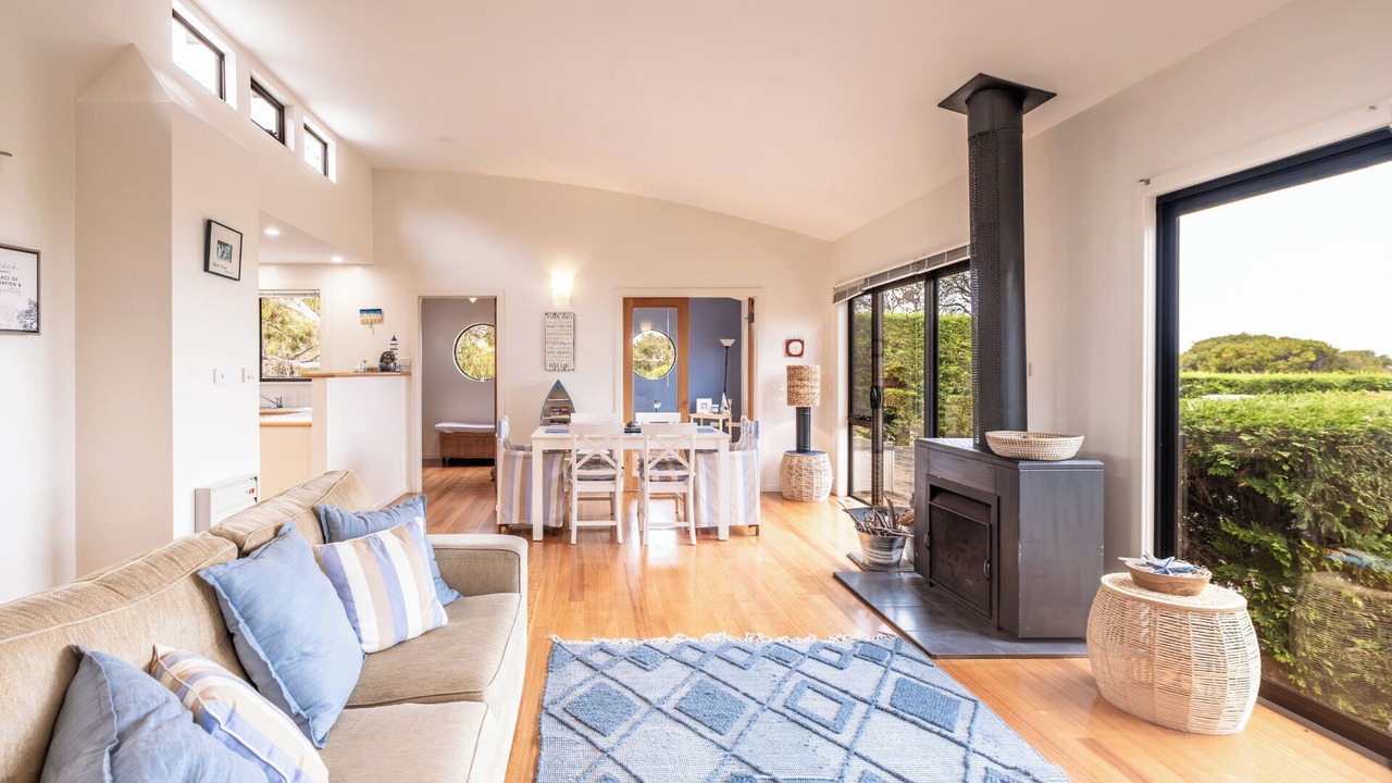Photo of Livingroom in Dolphin Sands