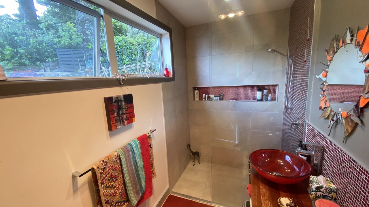 Photo of Bathroom in Pouawa