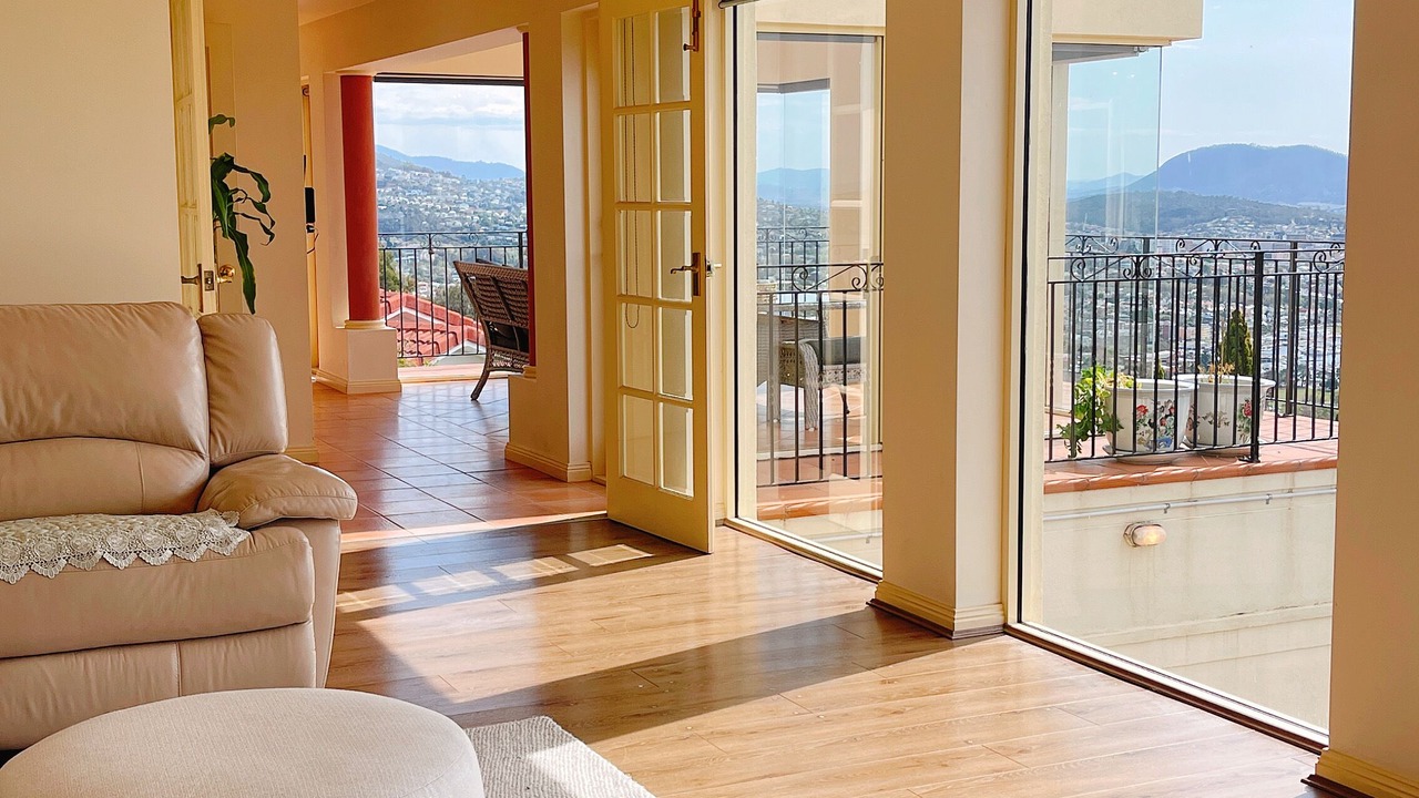 Photo of Livingroom in Sandy Bay