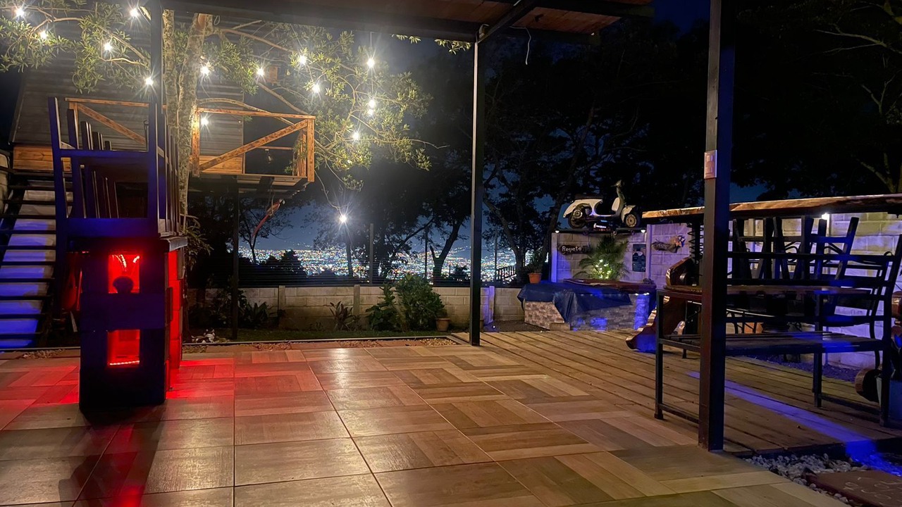 Photo of Outdoor in Roble