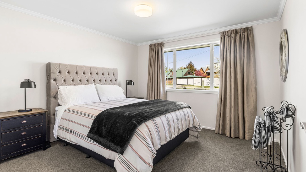 Photo of Bedroom in Albert Town