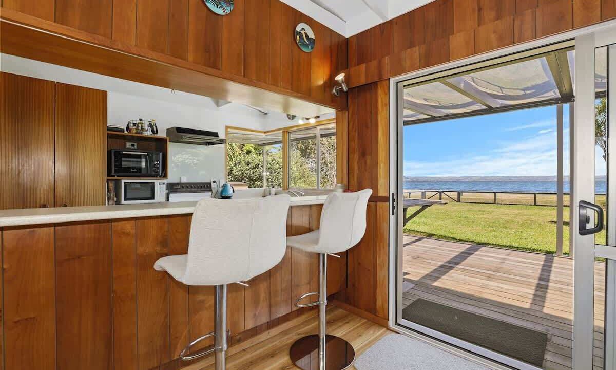 Photo of Livingroom in Hannahs Bay