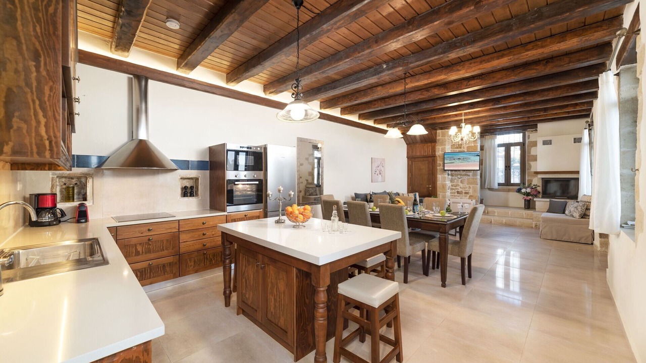 Photo of Kitchen in Tzitzifes