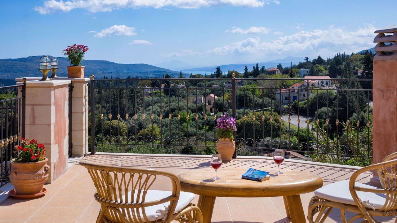 Photo of Outdoor in Tzitzifes