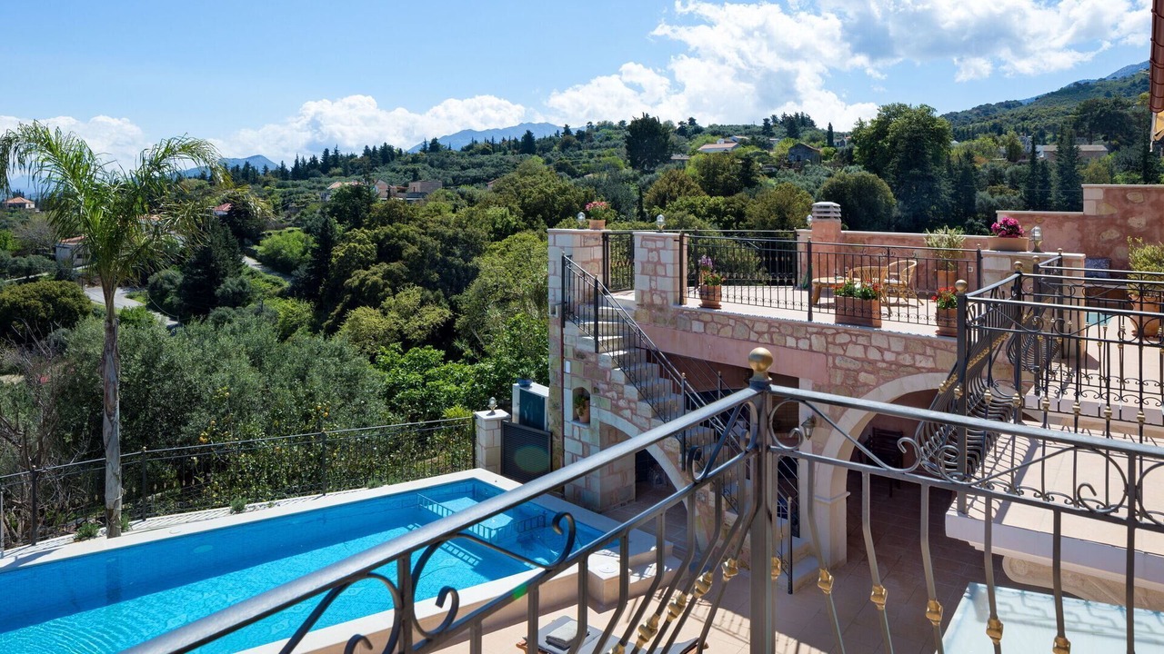Photo of Outdoor in Tzitzifes