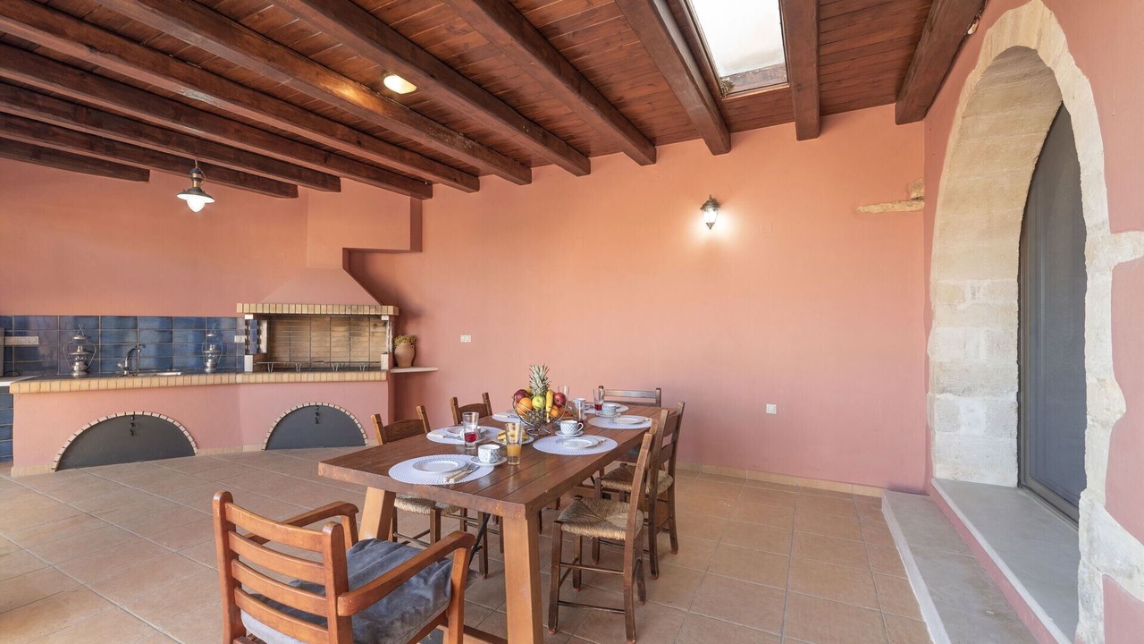 Photo of Outdoor in Tzitzifes