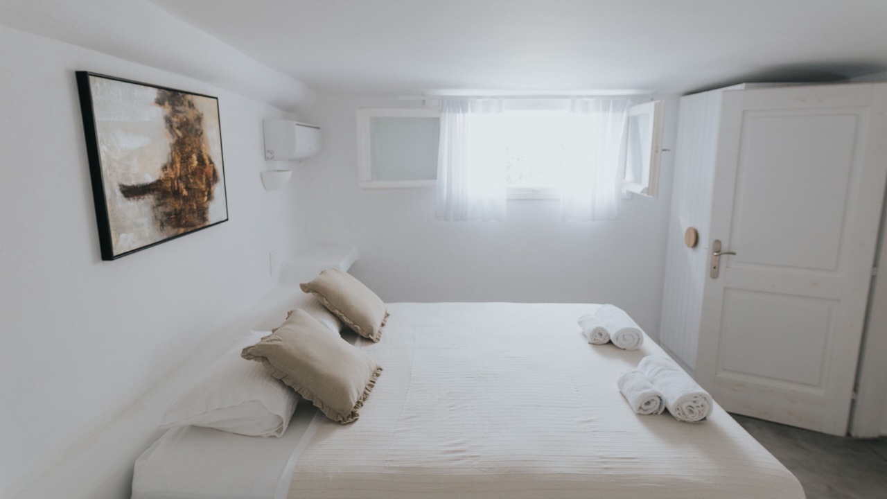 Photo of Bedroom in Platis Gialos