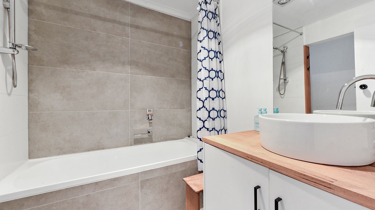 Photo of Bathroom in Low Head