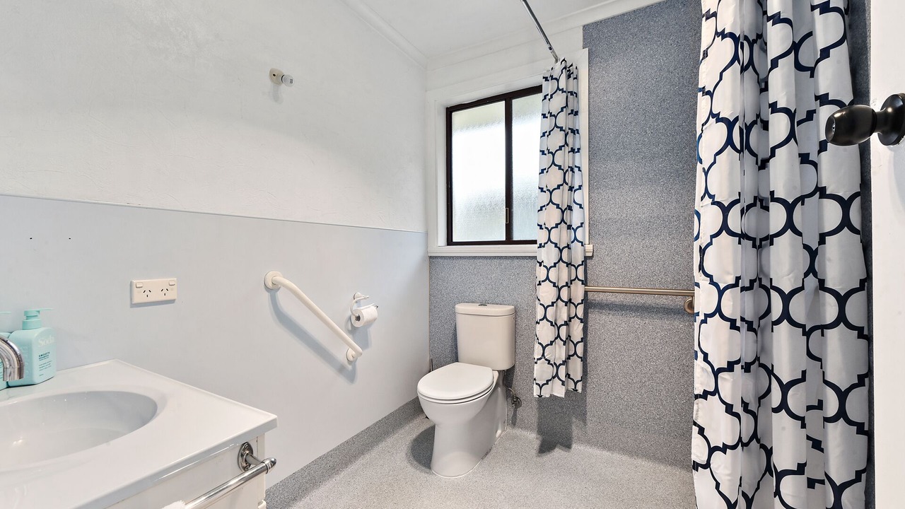 Photo of Bathroom in Low Head