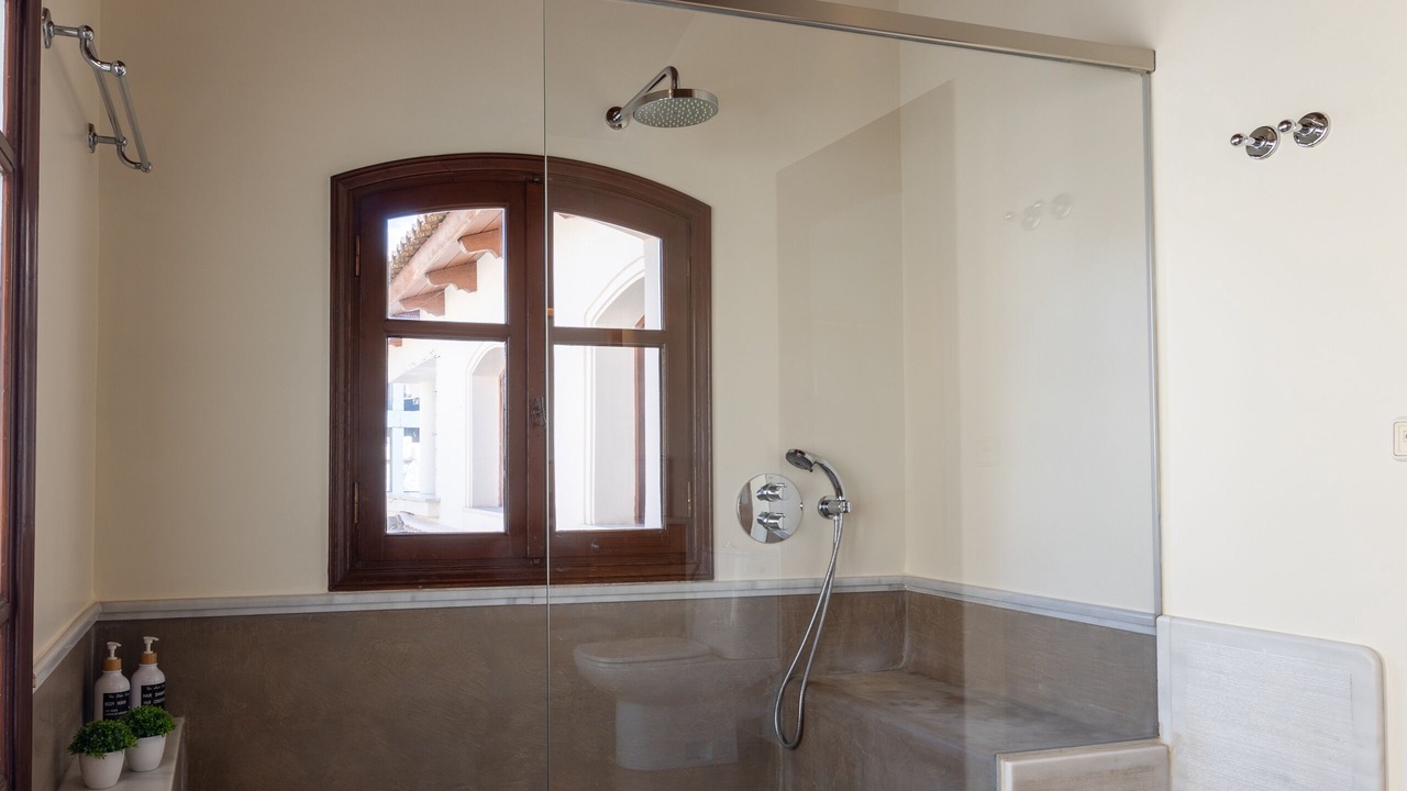Photo of Bathroom in Kerameikos
