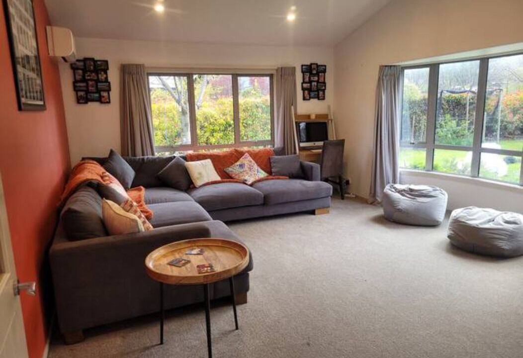 Photo of Livingroom in Arthur's Point