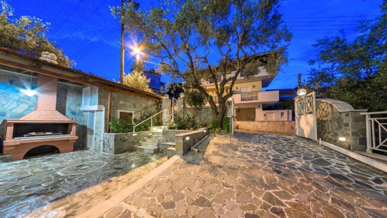 Photo of Patio Balcony in Alikanas