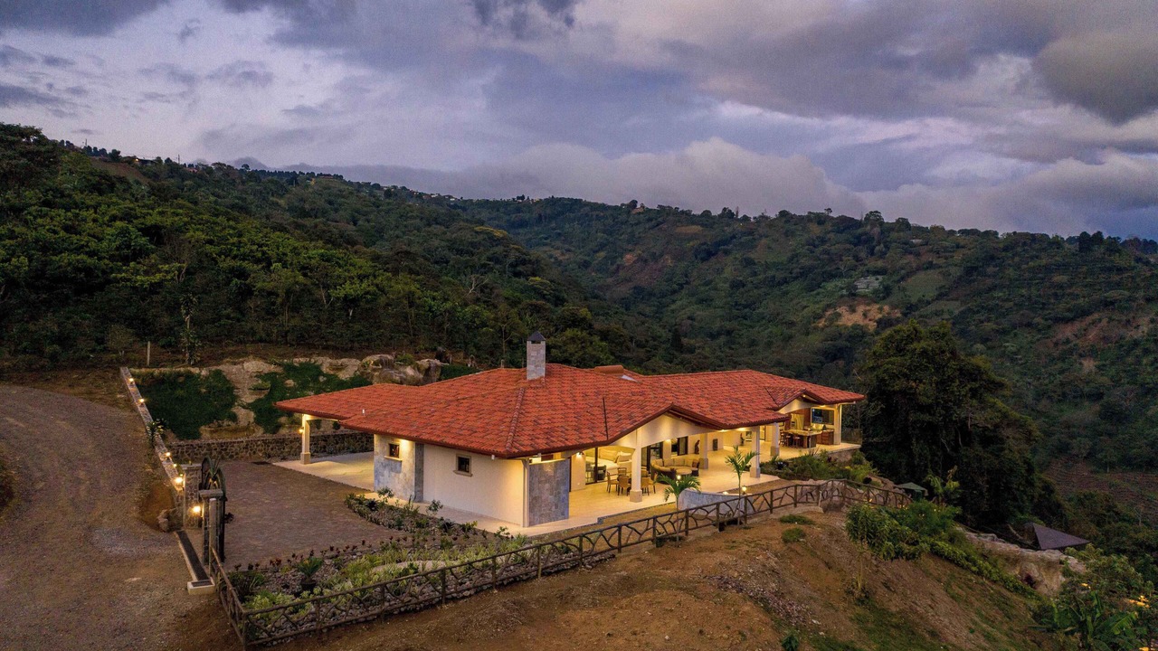 Photo of Outdoor in Naranjo