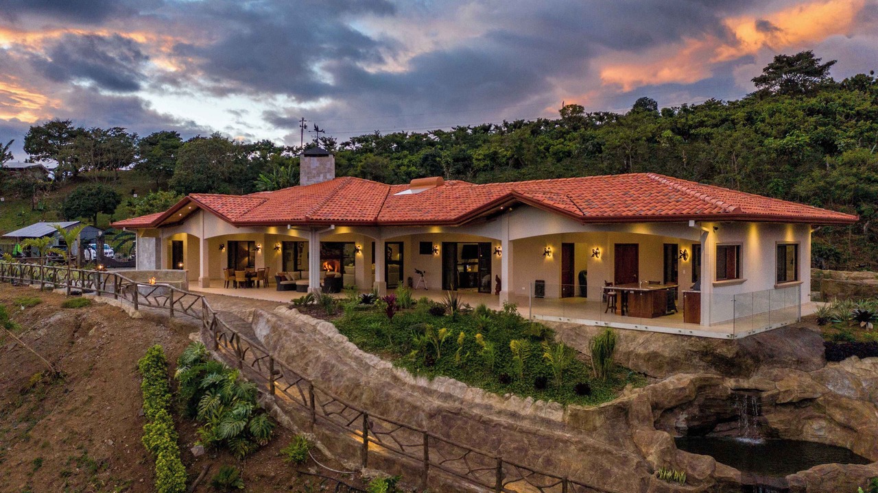 Photo of Outdoor in Naranjo