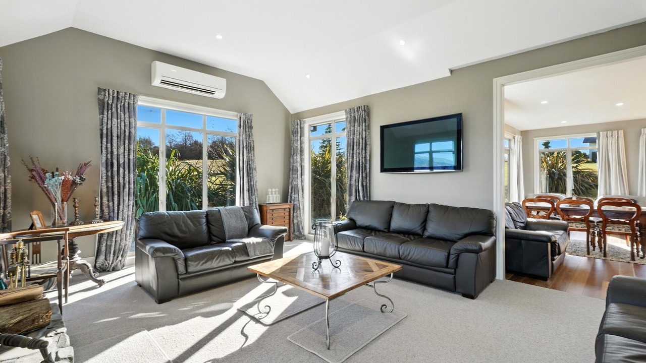 Photo of Livingroom in Windwhistle