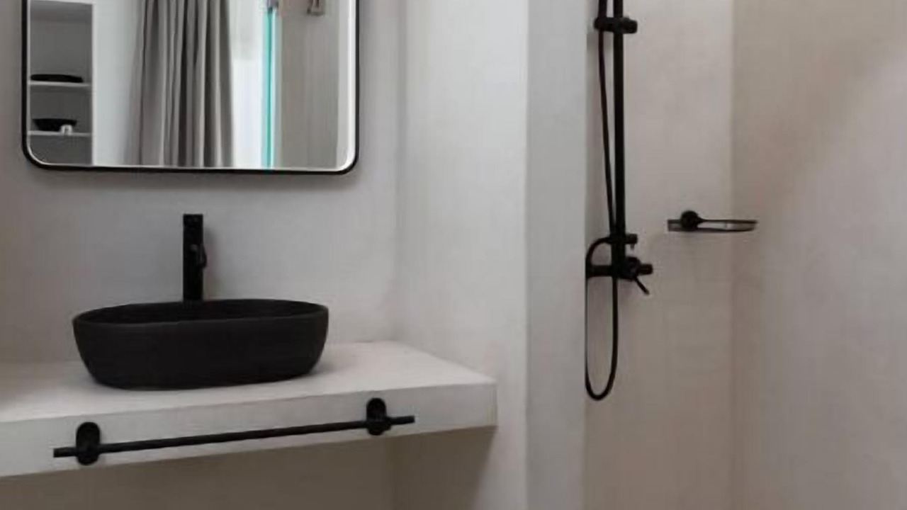 Photo of Bathroom in Paleopolis