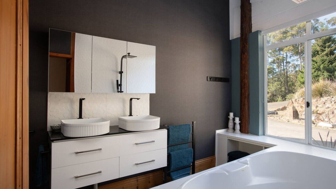 Photo of Bathroom in Underwood