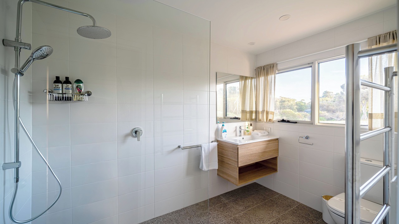 Photo of Bathroom in Dolphin Sands