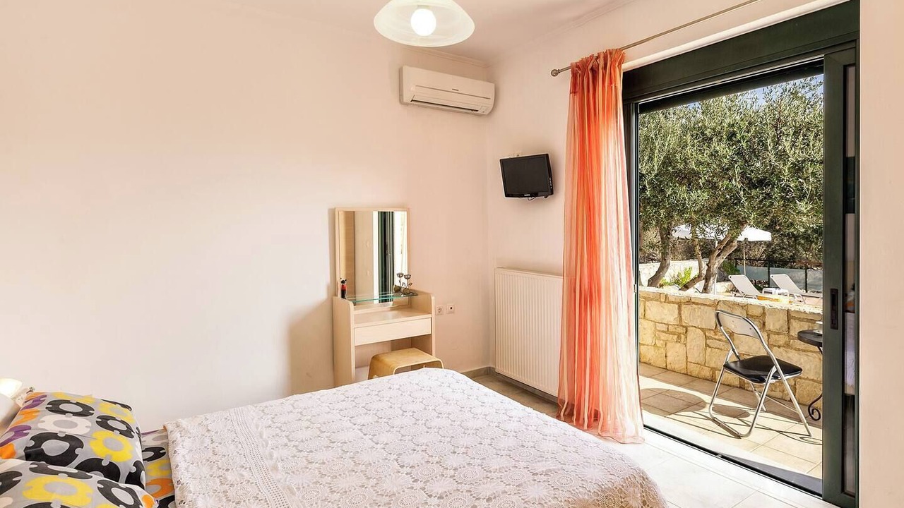 Photo of Bedroom in Megala Chorafia