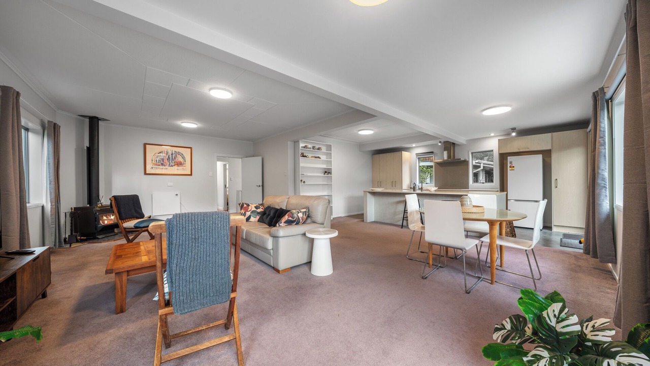 Photo of Livingroom in Titirangi