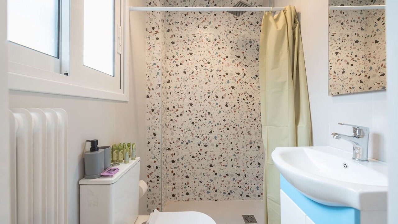 Photo of Bathroom in Exarhia