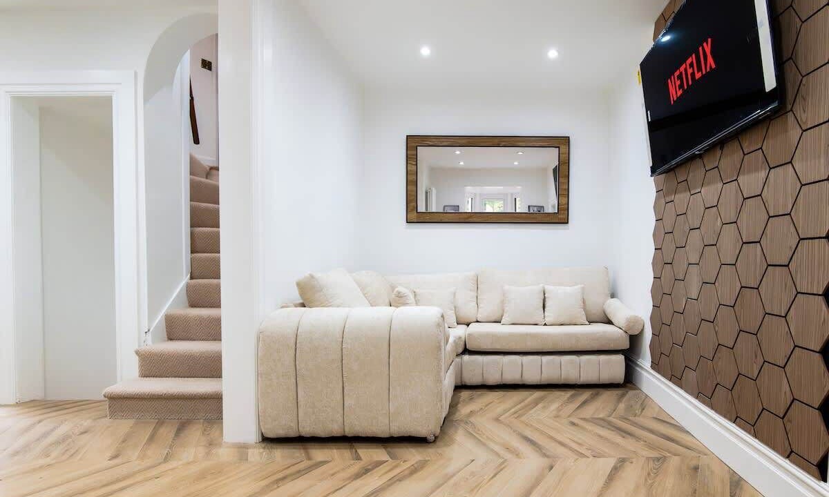 Photo of Livingroom in Newbattle