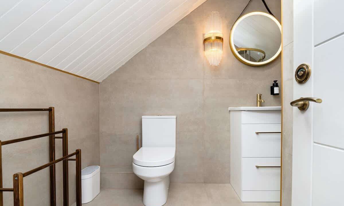 Photo of Bathroom in Newbattle