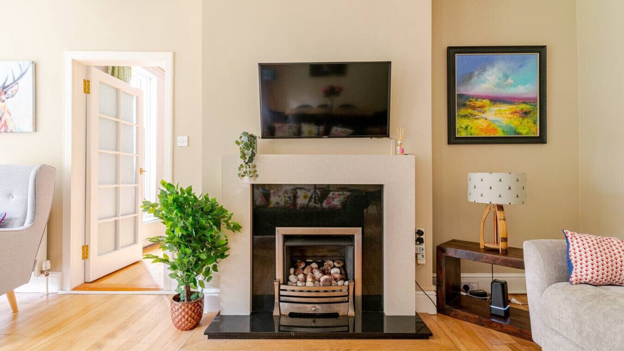 Photo of Livingroom in Cramond Bridge