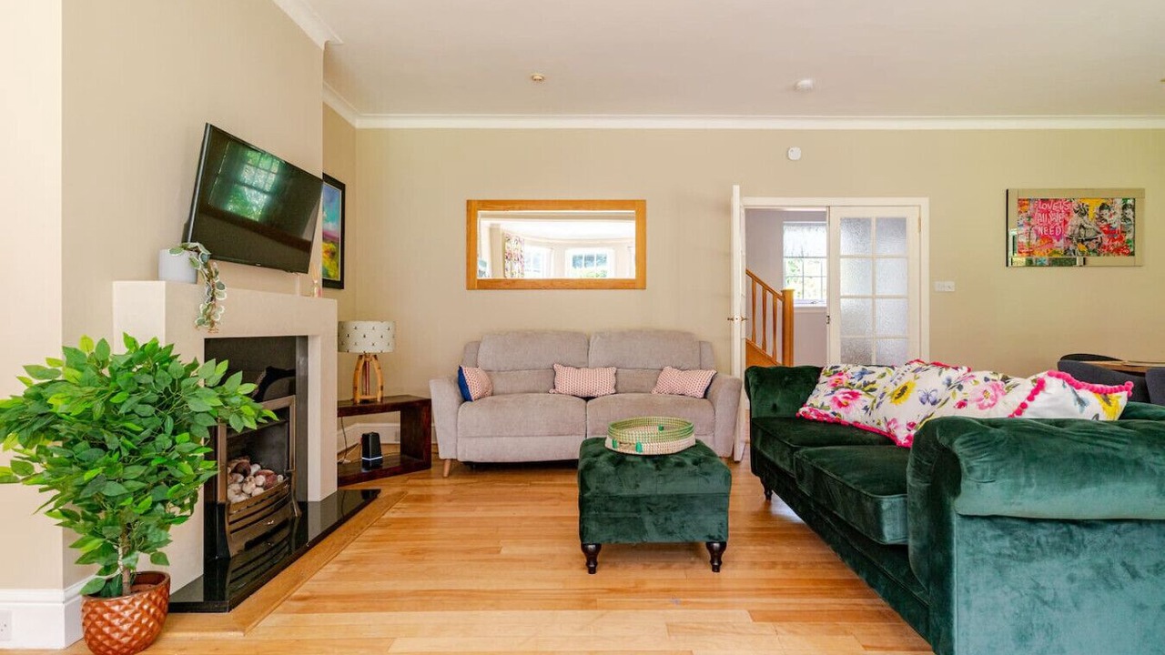 Photo of Livingroom in Cramond Bridge
