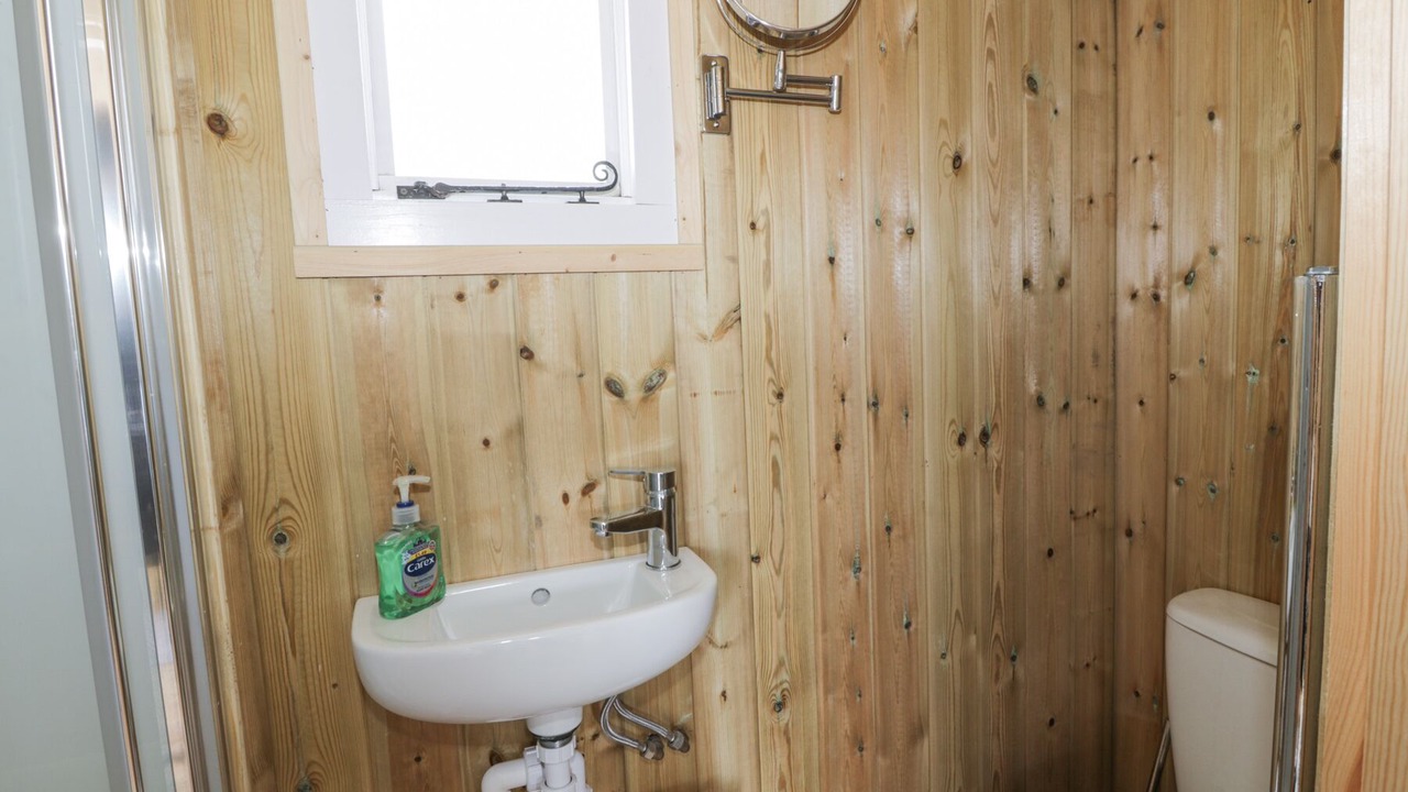 Photo of Bathroom in Maidens