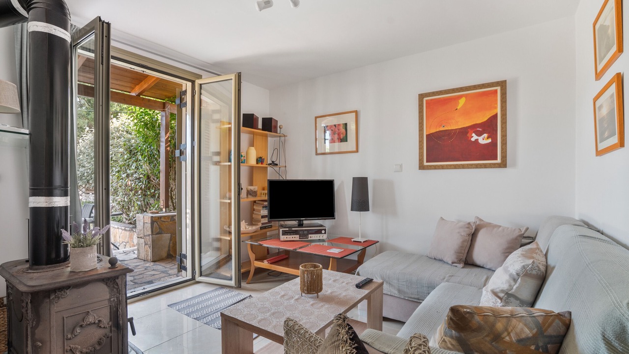 Photo of Livingroom in Mazarakata